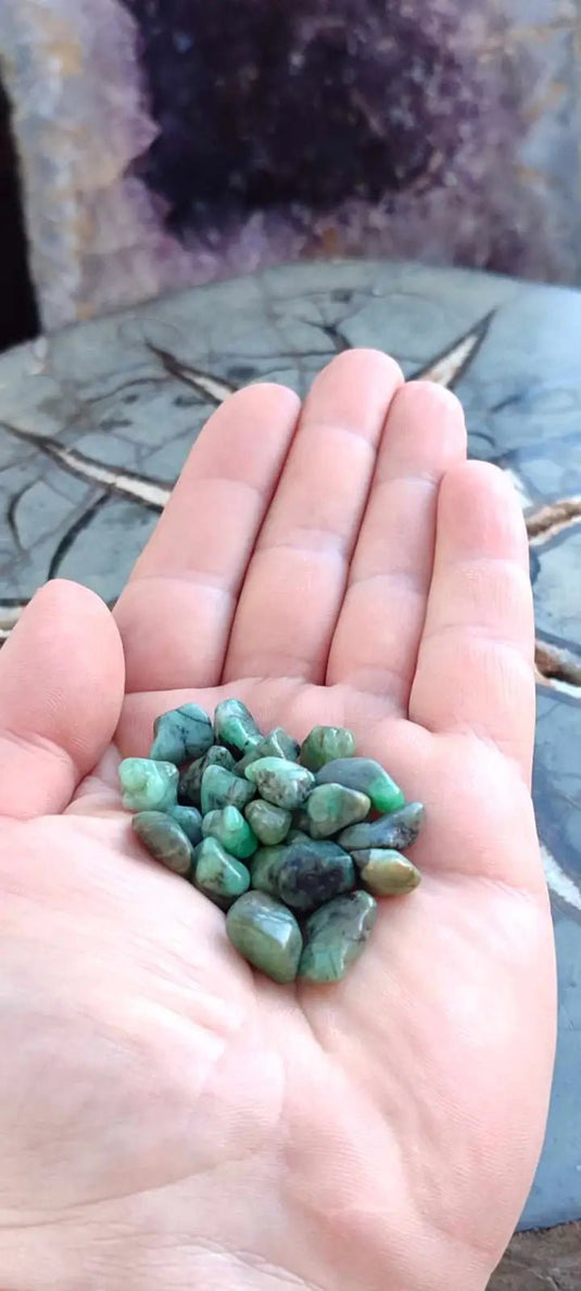 Emeraude de Zambie pierre roulée Grade A++++ (lot) Emeraude pierre roulée