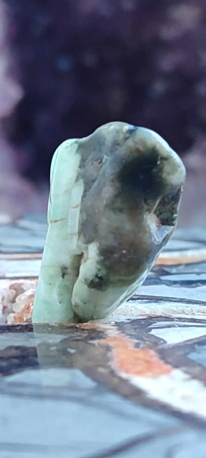 Chargez l&#39;image dans la visionneuse de la galerie, Emeraude de Zambie pierre roulée Grade A++++ Emeraude pierre roulée
