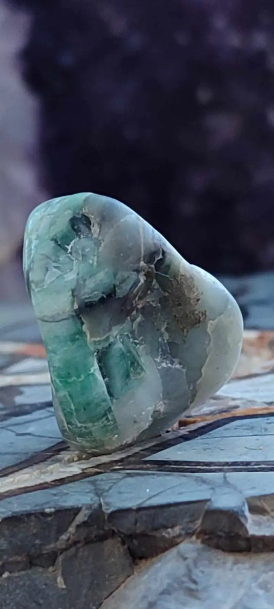 Emeraude de Zambie pierre roulée Grade A++++ Emeraude pierre roulée