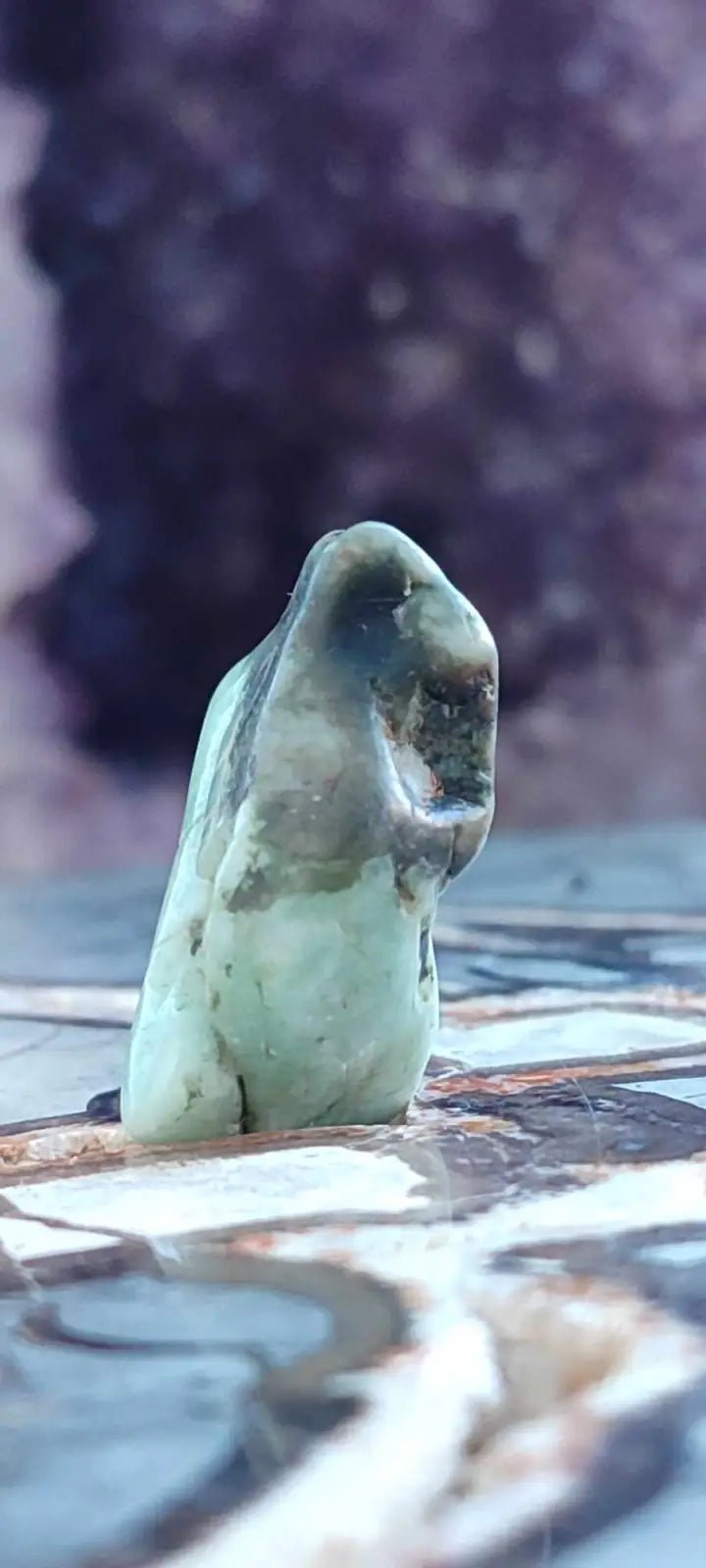 Chargez l&#39;image dans la visionneuse de la galerie, Emeraude de Zambie pierre roulée Grade A++++ Emeraude pierre roulée
