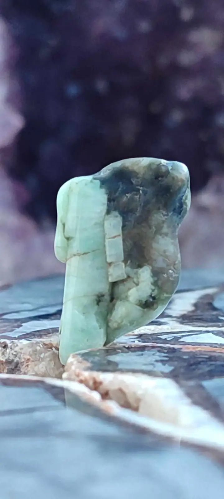 Chargez l&#39;image dans la visionneuse de la galerie, Emeraude de Zambie pierre roulée Grade A++++ Emeraude pierre roulée
