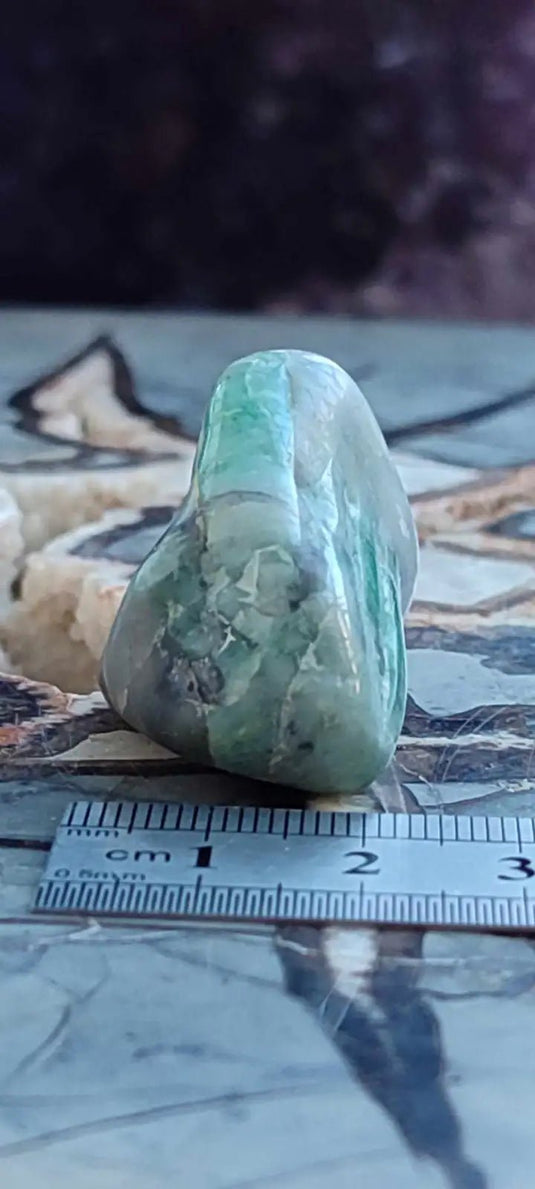 Emeraude de Zambie pierre roulée Grade A++++ Emeraude pierre roulée