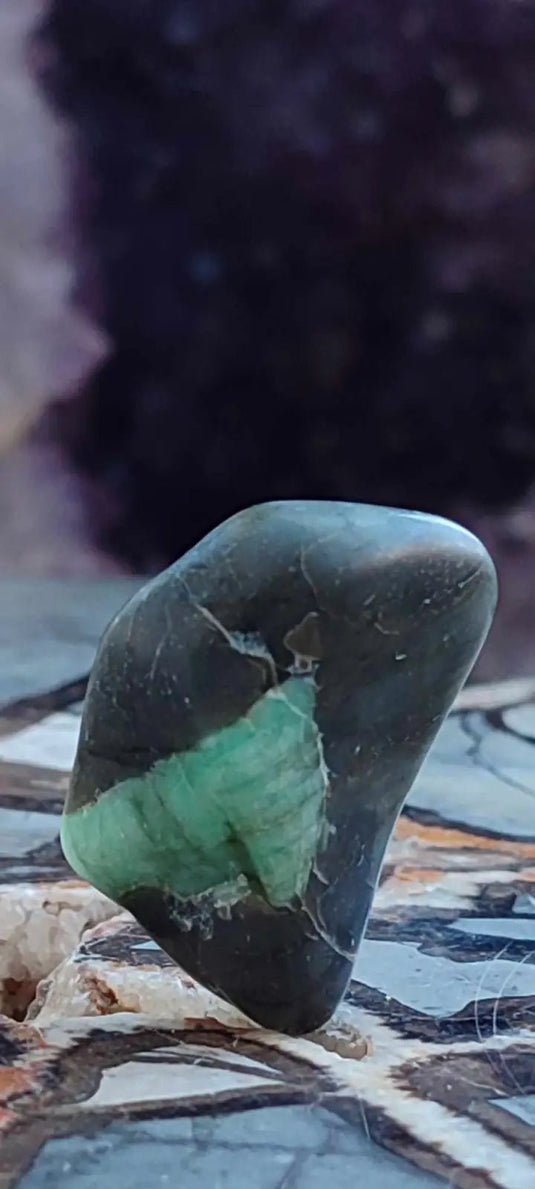 Emeraude de zambie pierre roulée Grade A++++ Emeraude pierre roulée