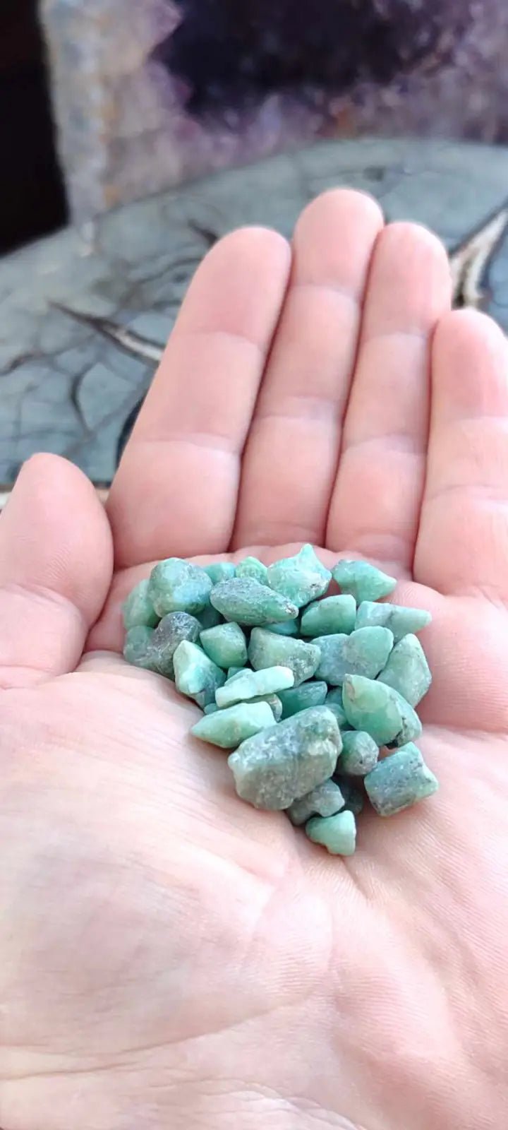 Chargez l&#39;image dans la visionneuse de la galerie, Emeraude de Zambie pierres brutes Grade A++++ (Lot) Emeraude brute
