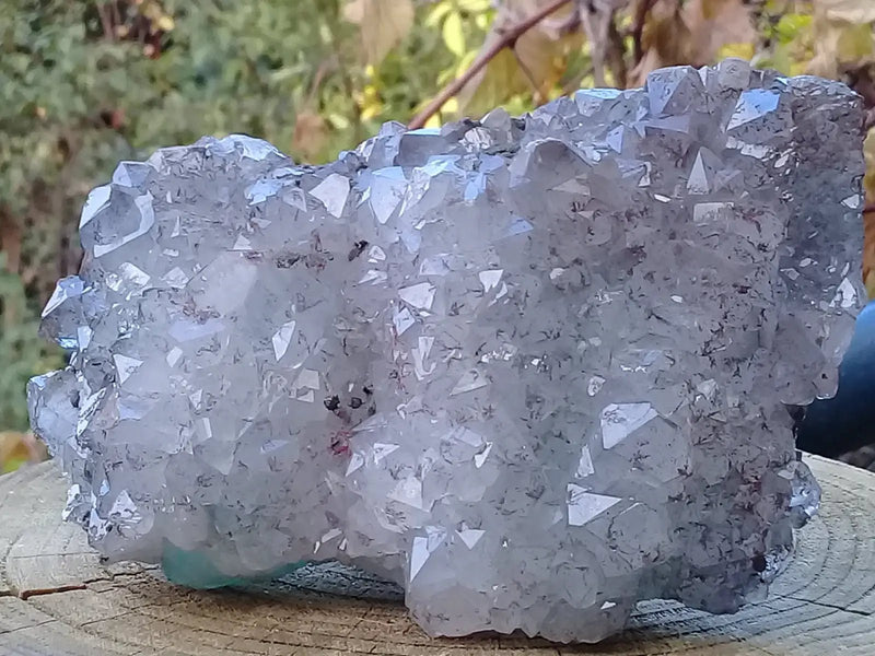 Chargez l&#39;image dans la visionneuse de la galerie, Fluorite bleue et claire de France avec inclusions de Pyrite pierre brute Grade A++++ Fluorite bleue et claire de France avec inclusions

