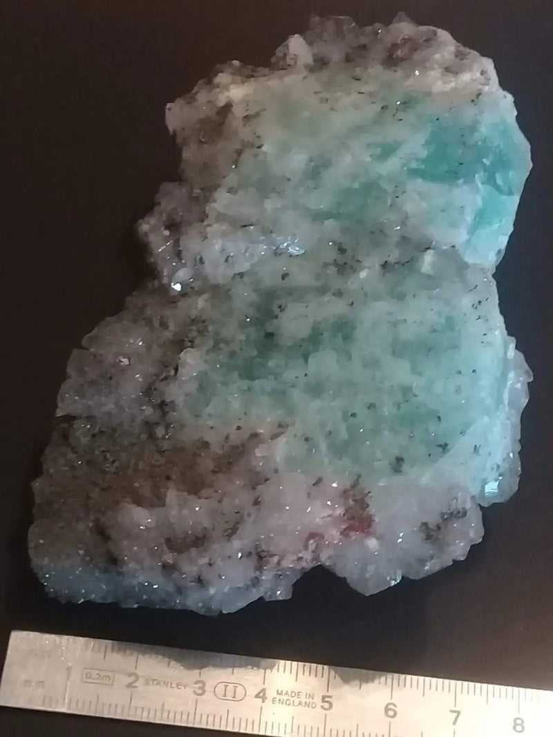 Chargez l&#39;image dans la visionneuse de la galerie, Fluorite bleue et claire de France avec inclusions de Pyrite pierre brute Grade A++++ Fluorite bleue et claire de France avec inclusions
