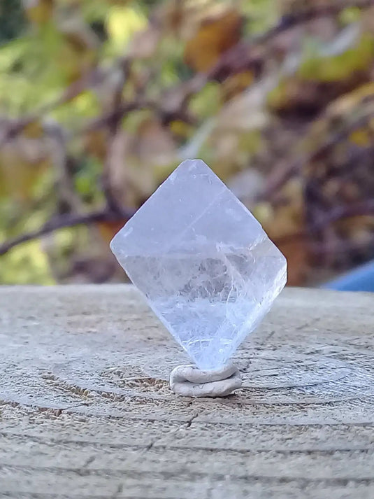 Fluorite claire octaédrique de France pierre brute Grade A++++ Fluorite octaédrique claire de France pierre brute