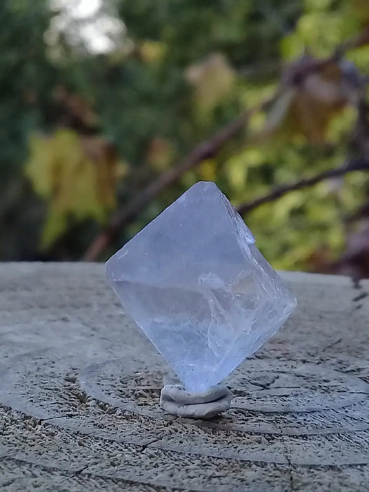 Fluorite claire octaédrique de France pierre brute Grade A++++ Fluorite octaédrique claire de France pierre brute