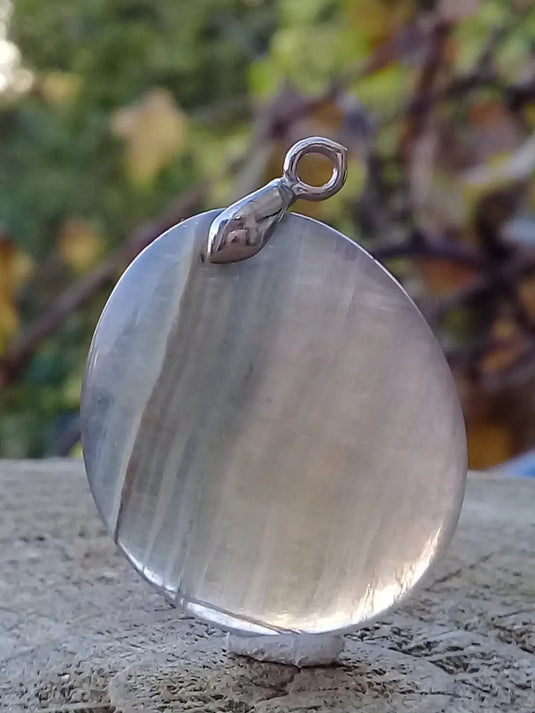 Fluorite verte et claire de France pendentif Grade A++++ Fourni avec cordon Fluorite verte et claire de France pendentif