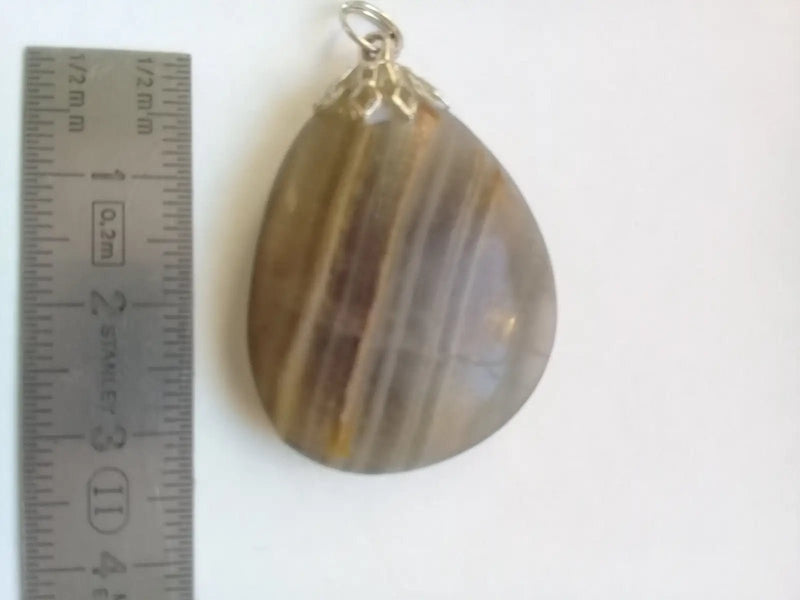 Chargez l'image dans la visionneuse de la galerie, Fluorite verte et claire de France pendentif Grade A++++ Fourni avec cordon Fluorite verte et claire de France pendentif
