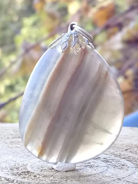 Fluorite verte et claire de France pendentif Grade A++++ Fourni avec cordon Fluorite verte et claire de France pendentif