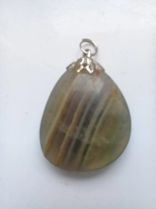 Fluorite verte et claire de France pendentif Grade A++++ Fourni avec cordon Fluorite verte et claire de France pendentif