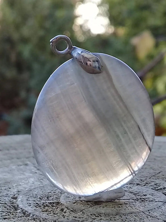 Fluorite verte et claire de France pendentif Grade A++++ Fourni avec cordon Fluorite verte et claire de France pendentif