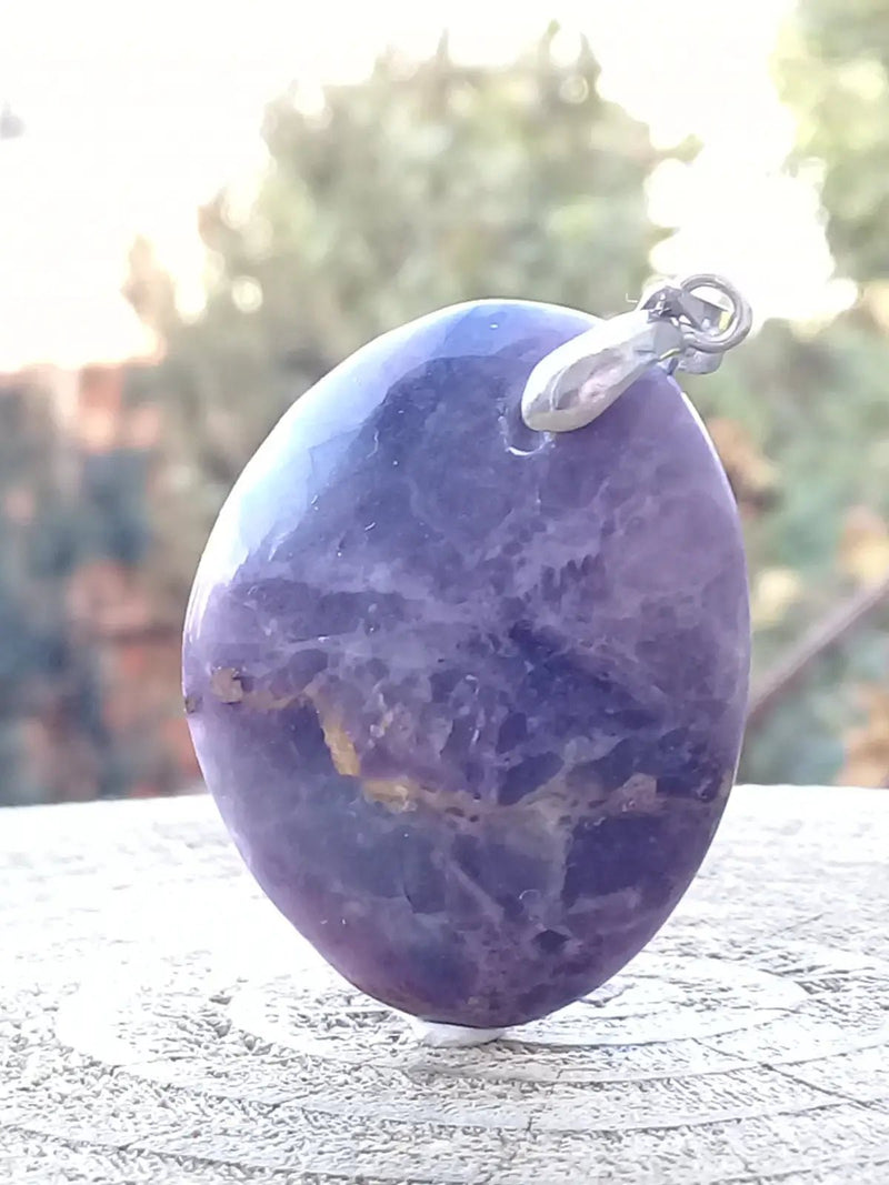 Load image into Gallery viewer, Fluorite violette de France pendentif Grade A++++ Fourni avec cordon Fluorite violette de France pendentif
