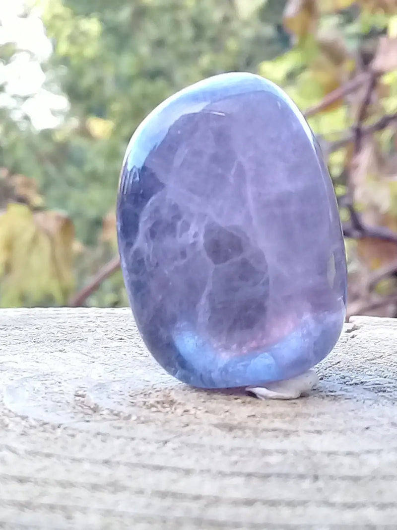 Chargez l'image dans la visionneuse de la galerie, Fluorite violette et verte de France pierre roulée Grade A++++ Fluorite de France pierre roulée
