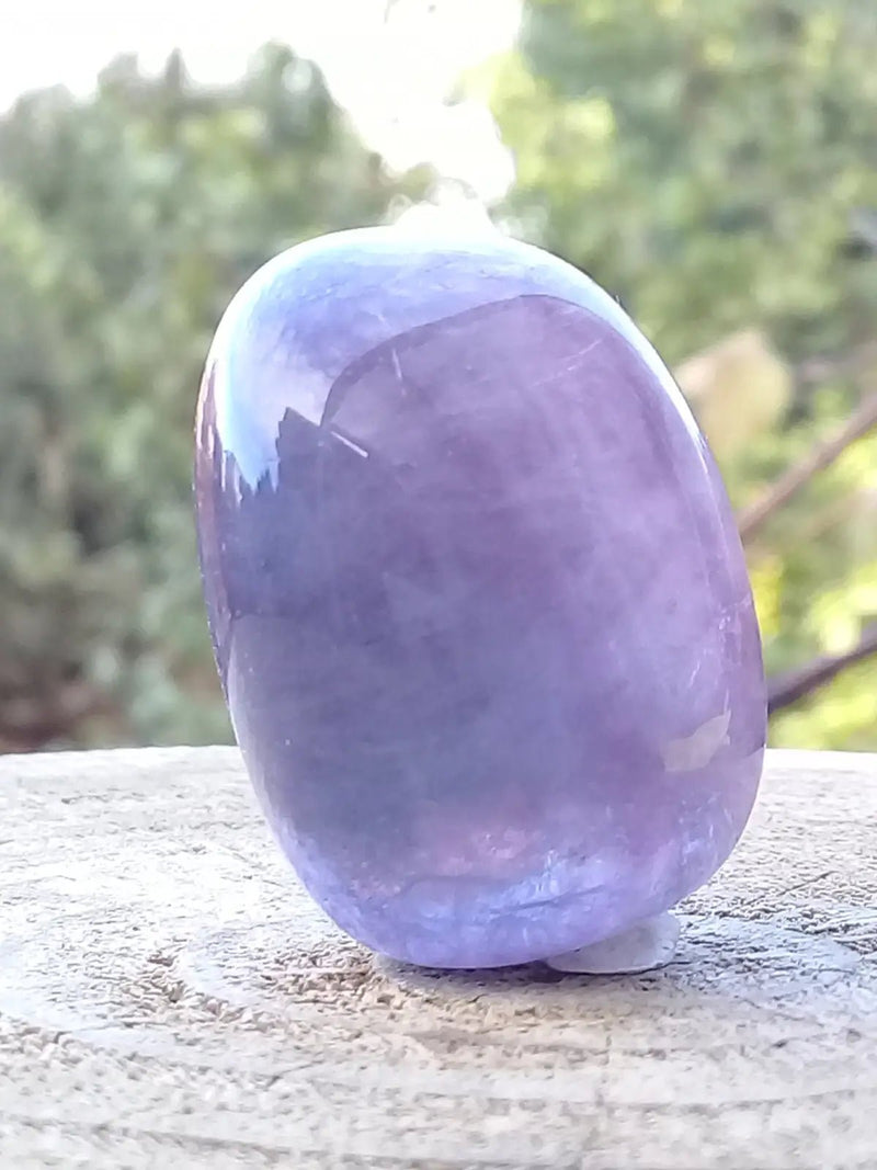 Chargez l'image dans la visionneuse de la galerie, Fluorite violette et verte de France pierre roulée Grade A++++ Fluorite de France pierre roulée
