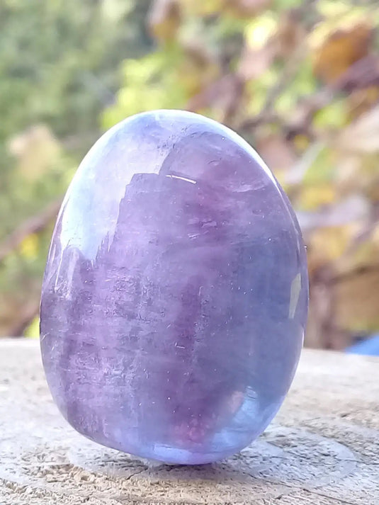 Fluorite violette et verte de France pierre roulée Grade A++++ Fluorite de France pierre roulée