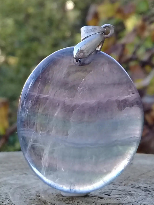 Fluorite violette verte et claire de France pendentif Grade A++++ Fourni avec cordon Fluorite violette verte et claire de France pendentif