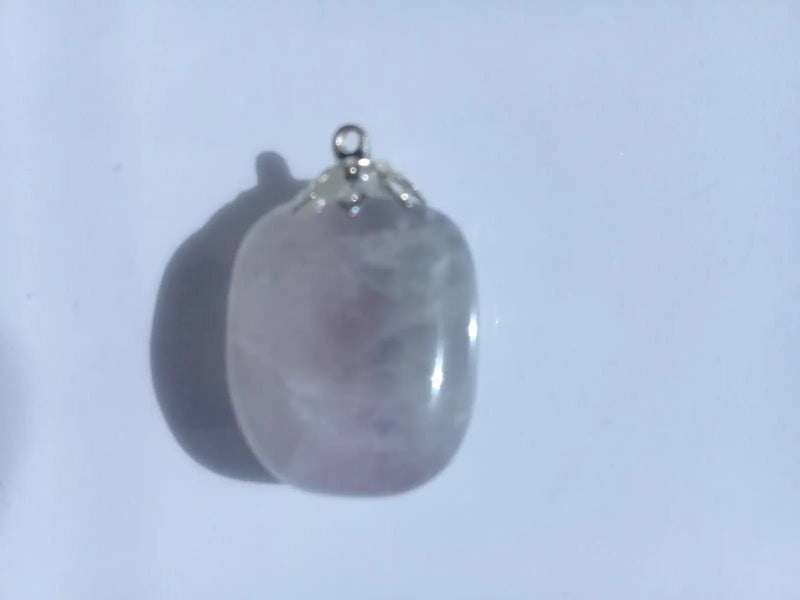 Load image into Gallery viewer, Fluorite violette verte et claire de France pendentif Grade A++++ Fourni avec cordon Fluorite violette verte et claire de France pendentif

