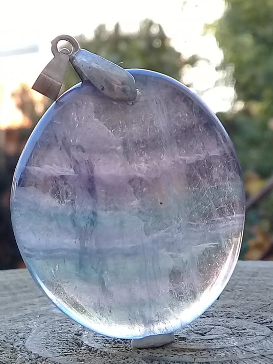 Fluorite violette verte et claire de France pendentif Grade A++++ Fourni avec cordon Fluorite violette verte et claire de France pendentif