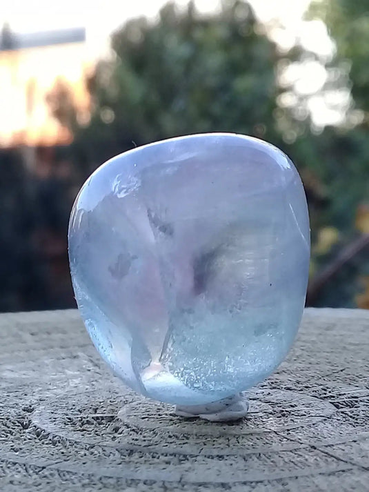 Fluorite violette verte et claire de France pierre roulée Grade A++++ Fluorite violette verte et claire de France pierre roulée