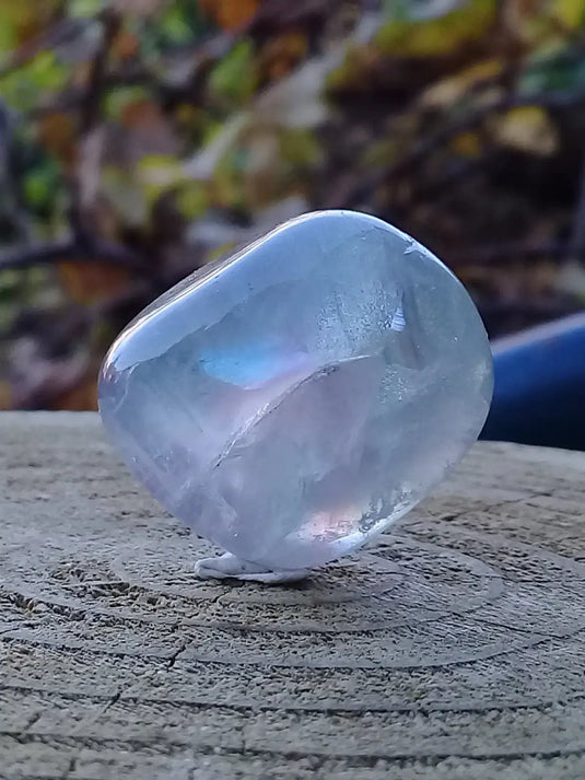 Fluorite violette verte et claire de France pierre roulée Grade A++++ Fluorite violette verte et claire de France pierre roulée