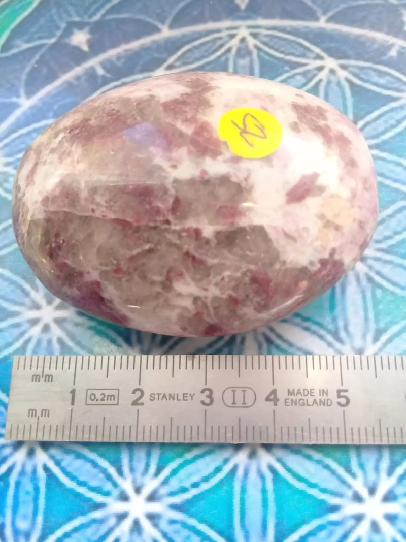 Load image into Gallery viewer, Galet en Rubéllite Grade A +++ Galet Rubéllite
