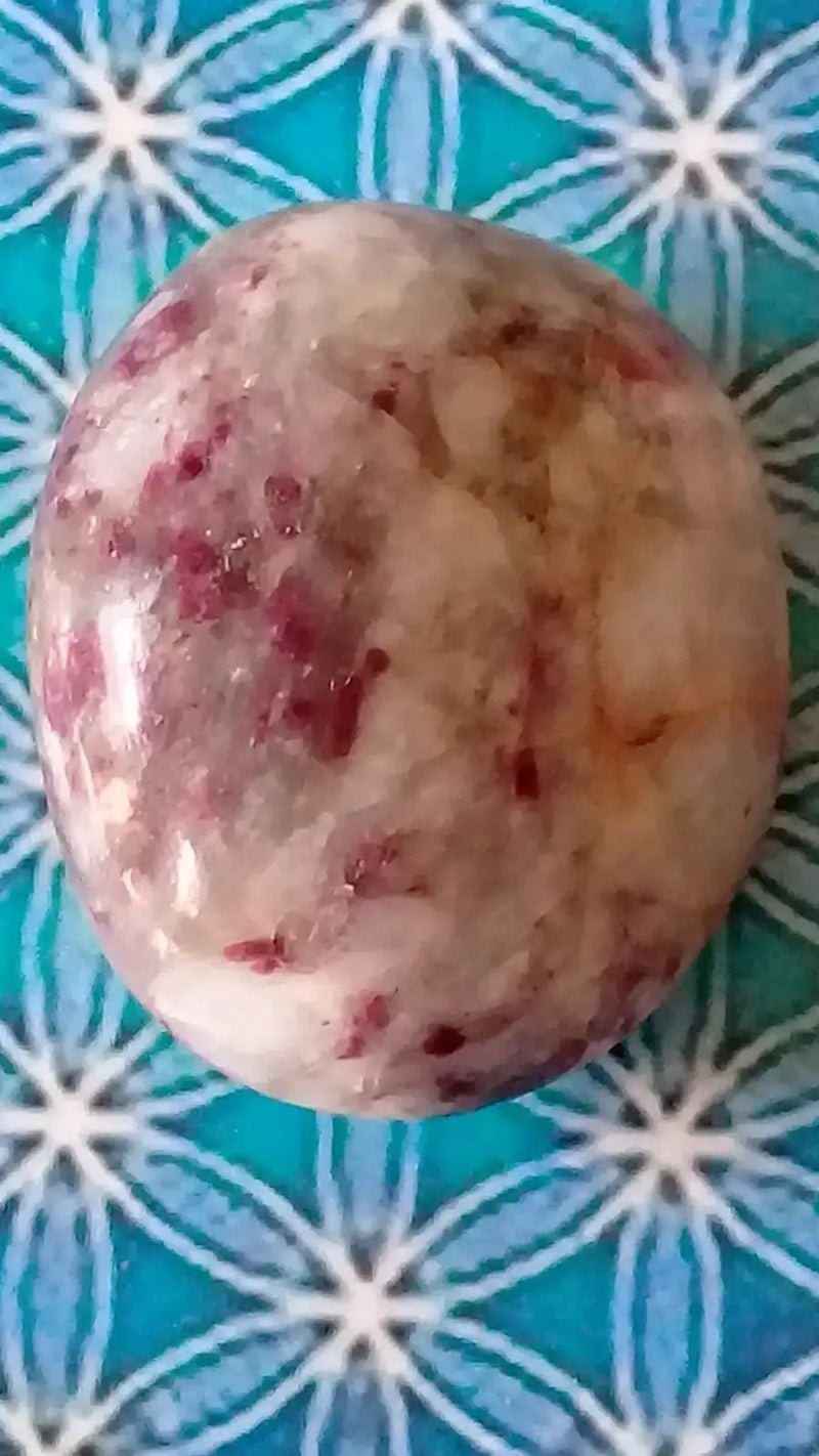 Load image into Gallery viewer, Galet en Rubéllite Grade A +++ Galet Rubéllite
