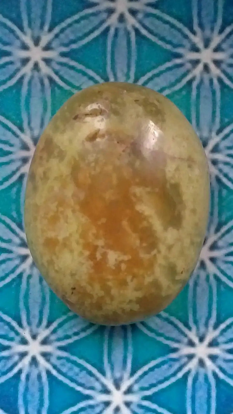 Chargez l&#39;image dans la visionneuse de la galerie, Galet Opale verte des Andes Grade A ++++ Galet Opale verte des Andes
