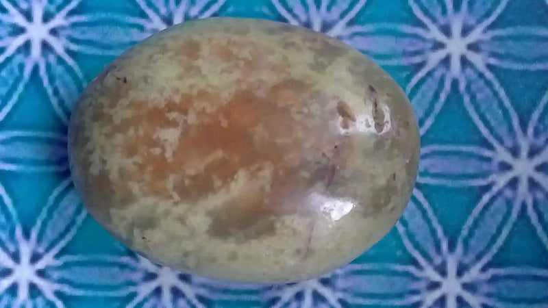 Chargez l&#39;image dans la visionneuse de la galerie, Galet Opale verte des Andes Grade A ++++ Galet Opale verte des Andes
