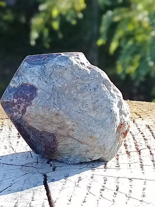 Grenat Almandin d’Autriche pierre brute Grade A++++ Grenat Almandin d'Autriche pierre brute Dans la besace du p'tit Poucet   
