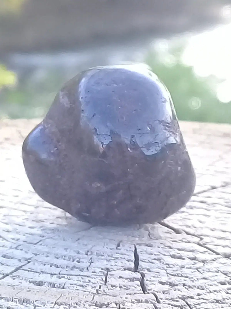 Chargez l&#39;image dans la visionneuse de la galerie, Grenat Pyrope Almandin du Brésil pierre roulée Grade A++++ Grenat Pyrope Almandin du Brésil pierre roulée
