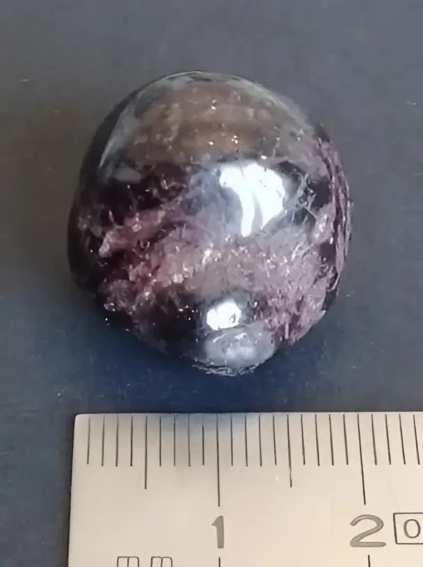 Chargez l&#39;image dans la visionneuse de la galerie, Grenat Pyrope Almandin du Brésil pierre roulée Grade A++++ Grenat Pyrope Almandin du Brésil pierre roulée
