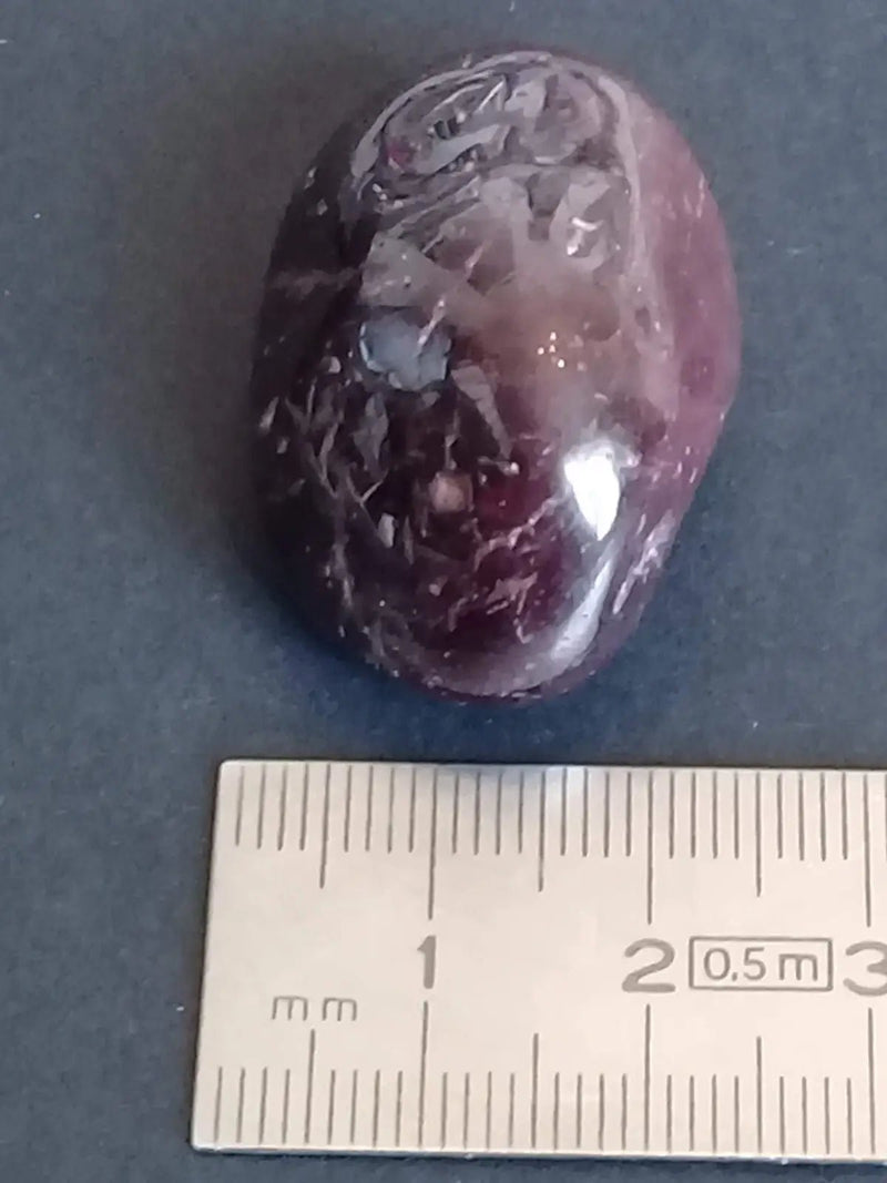 Load image into Gallery viewer, Grenat Pyrope Almandin du Brésil pierre roulée Grade A++++ Grenat Pyrope Almandin du Brésil pierre roulée
