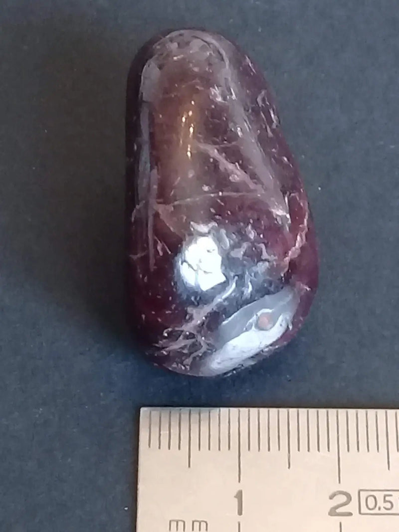 Load image into Gallery viewer, Grenat Pyrope Almandin du Brésil pierre roulée Grade A++++ Grenat Pyrope Almandin du Brésil pierre roulée
