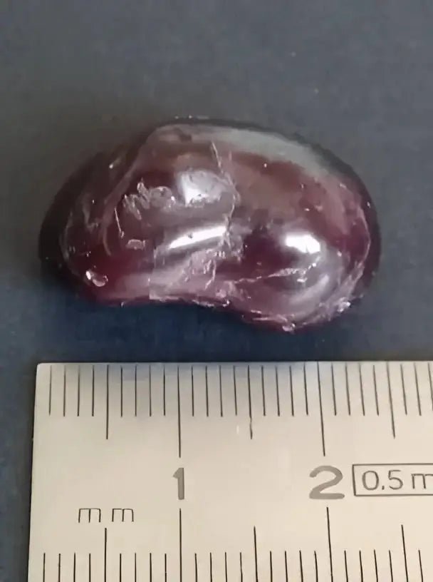 Chargez l&#39;image dans la visionneuse de la galerie, Grenat Pyrope Almandin du Brésil pierre roulée Grade A++++ Grenat Pyrope-Almandin du Brésil pierre roulée
