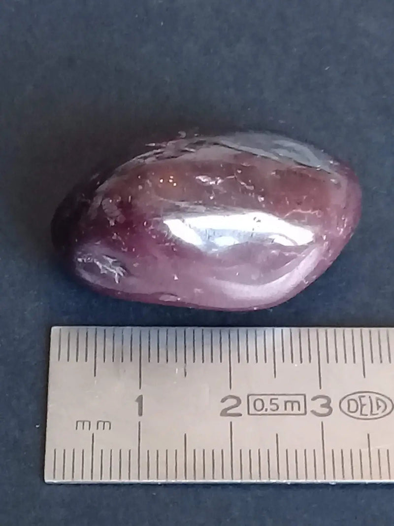 Load image into Gallery viewer, Grenat Pyrope Almandin du Brésil pierre roulée Grade A++++ Grenat Pyrope Almandin du Brésil pierre roulée
