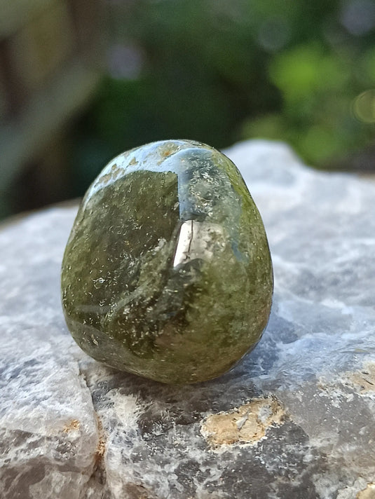 Grenat vert Tsavorite de Tanzanie pierre roulée Grade A++++ Grenat vert Tsavorite Dans la besace du p'tit Poucet   