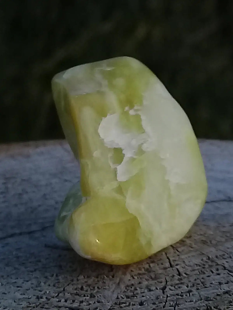 Load image into Gallery viewer, Healaerite Serpentine pierre roulée Grade A++++ Healerite Serpentine pierre roulée
