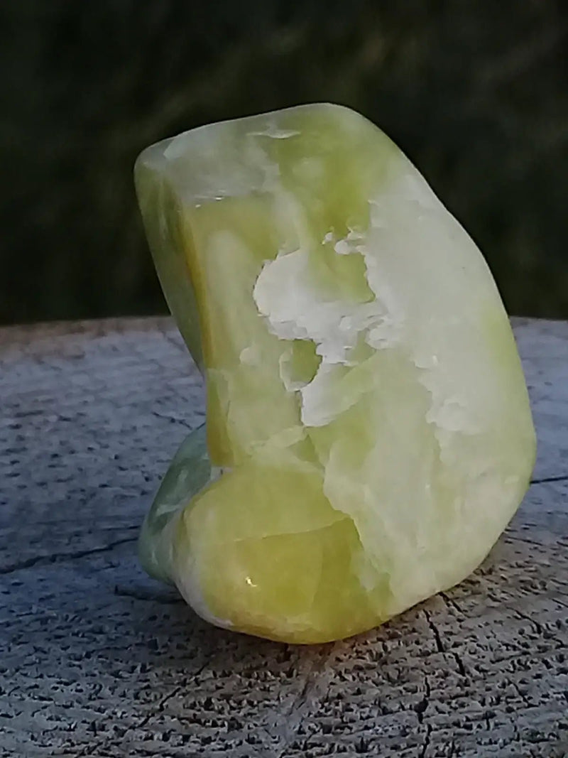 Load image into Gallery viewer, Healaerite Serpentine pierre roulée Grade A++++ Healerite Serpentine pierre roulée
