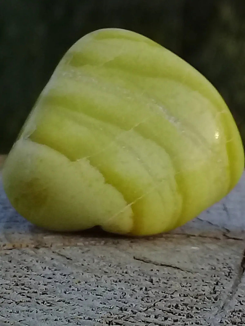 Load image into Gallery viewer, Healerite Serpentine pierre roulée Grade A+++ Healerite Serpentine pierre roulée
