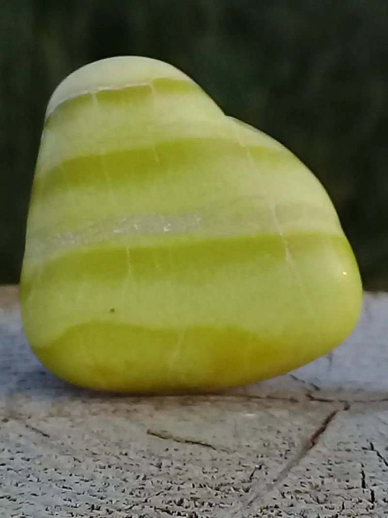 Load image into Gallery viewer, Healerite Serpentine pierre roulée Grade A+++ Healerite Serpentine pierre roulée
