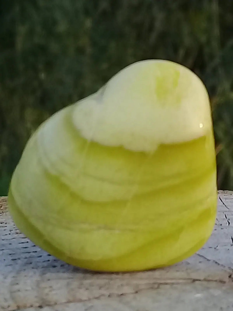 Load image into Gallery viewer, Healerite Serpentine pierre roulée Grade A+++ Healerite Serpentine pierre roulée
