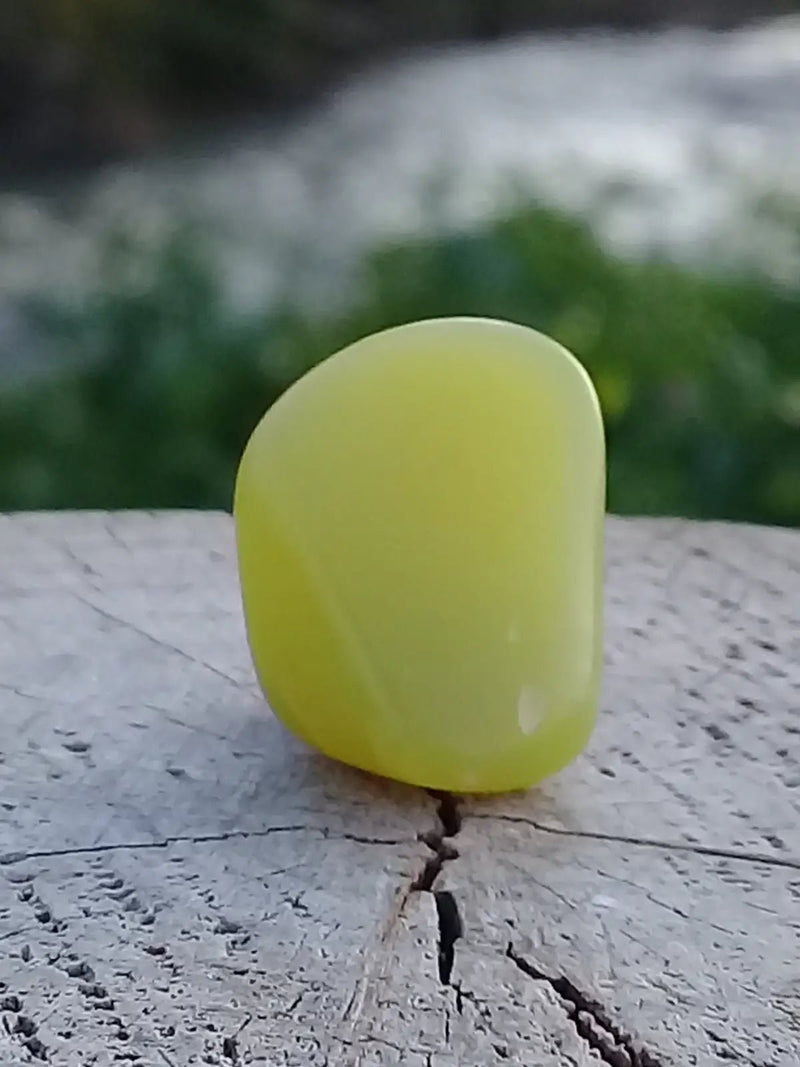 Load image into Gallery viewer, Healerite Serpentine pierre roulée Grade A ++++ (Très rare) Healerite Serpentine pierre roulée
