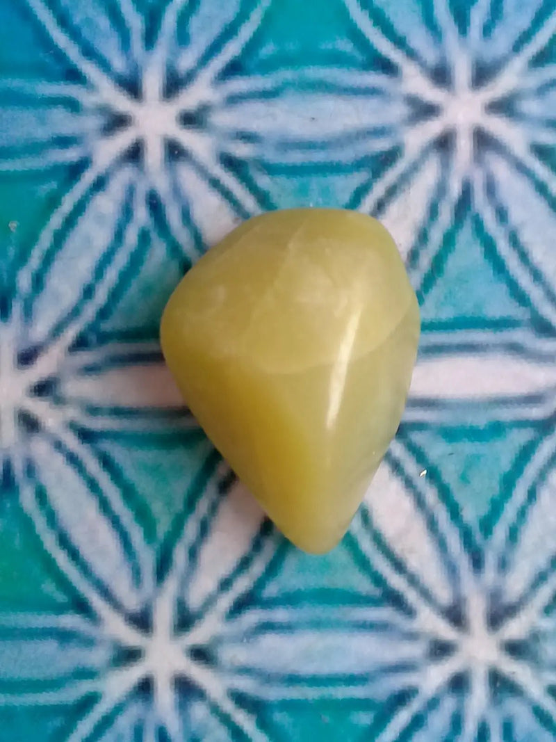 Load image into Gallery viewer, Healerite Serpentine pierre roulée Grade A ++++ (Très rare) Healerite Serpentine pierre roulée
