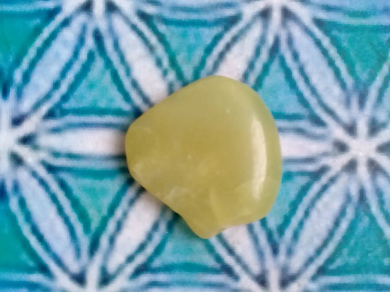 Load image into Gallery viewer, Healerite Serpentine pierre roulée Grade A ++++ (Très rare) Healerite Serpentine pierre roulée
