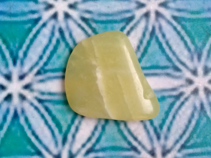 Load image into Gallery viewer, Healerite Serpentine pierre roulée Grade A ++++ (Très rare) Healerite Serpentine pierre roulée
