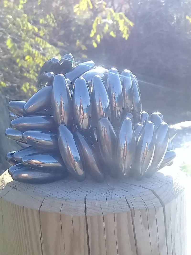 Load image into Gallery viewer, Hématites aimantées petit format 3,7cm x 1,3cm (la paire) Grade A ++++ Hématites aimantées (paire)
