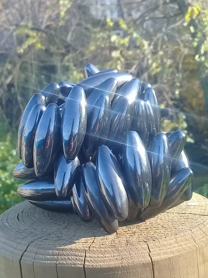 Load image into Gallery viewer, Hématites aimantées petit format 3,7cm x 1,3cm (la paire) Grade A ++++ Hématites aimantées (paire)
