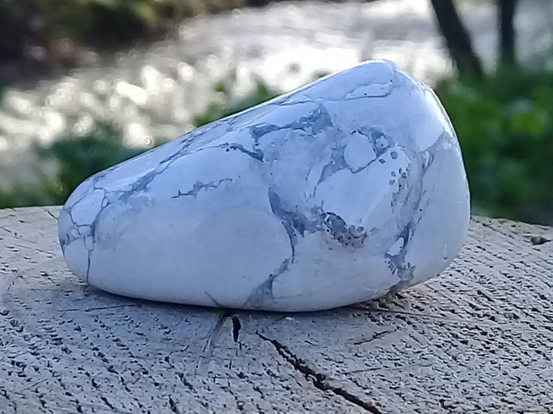 Load image into Gallery viewer, Howlite pierre roulée Grade A ++++ Howlite pierre roulée
